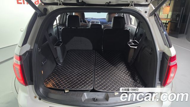 Ford Explorer 2015 — photo 20
