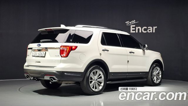 Ford Explorer 2018 — photo 2