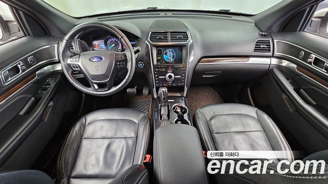 Ford Explorer 2018 — photo 10