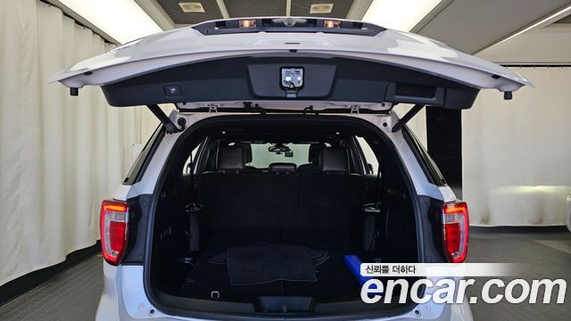 Ford Explorer 2018 — photo 25