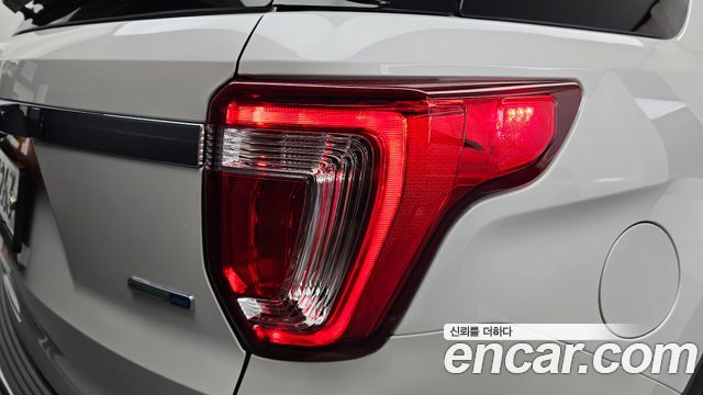Ford Explorer 2018 — photo 9