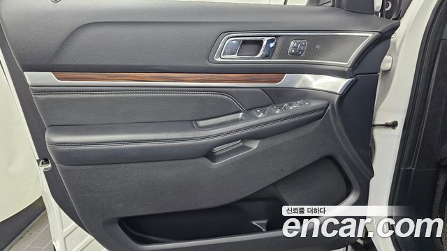Ford Explorer 2018 — photo 14