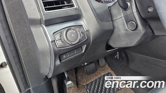 Ford Explorer 2018 — photo 29