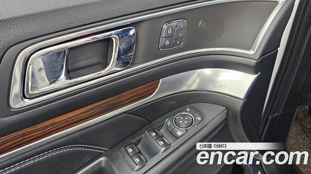 Ford Explorer 2018 — photo 36