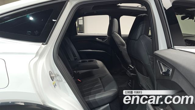 Audi Q4 e-tron 2026 — photo 11