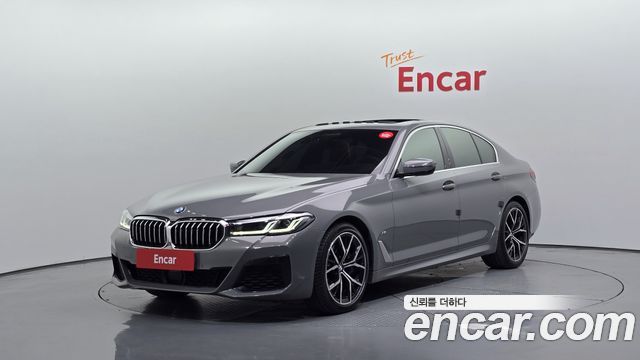 BMW 5-Series 2022 — photo 1