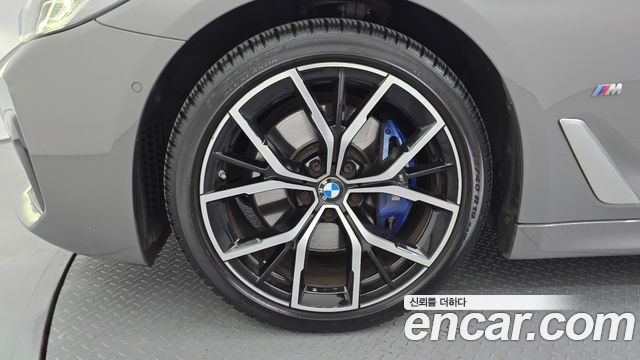 BMW 5-Series 2022 — photo 5