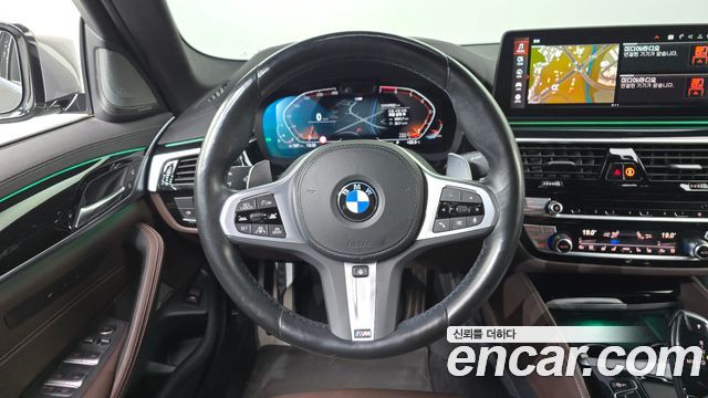 BMW 5-Series 2022 — photo 19