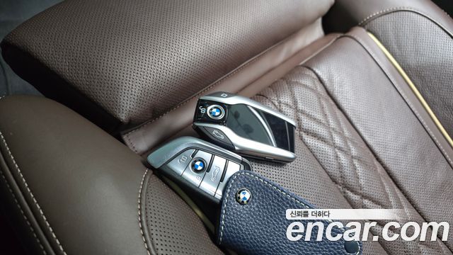 BMW 5-Series 2022 — photo 21