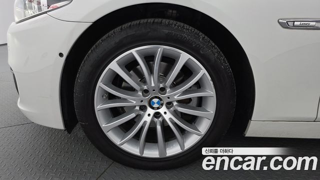 BMW 5-Series 2015 — photo 5