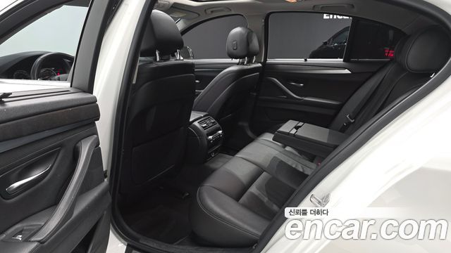 BMW 5-Series 2015 — photo 17