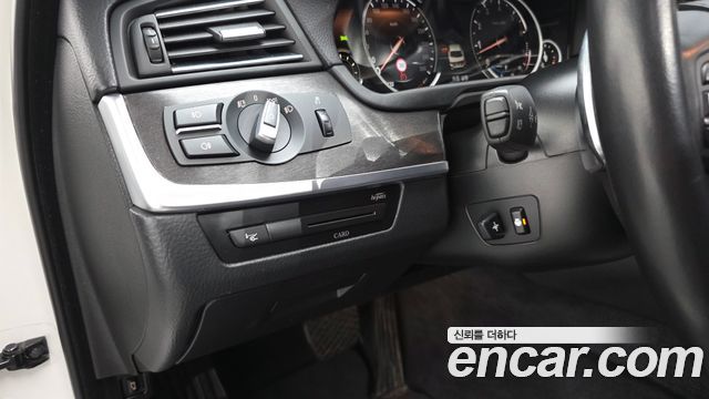 BMW 5-Series 2015 — photo 19