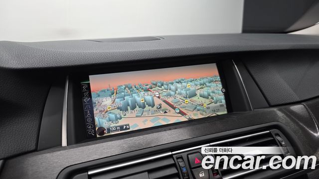 BMW 5-Series 2015 — photo 21