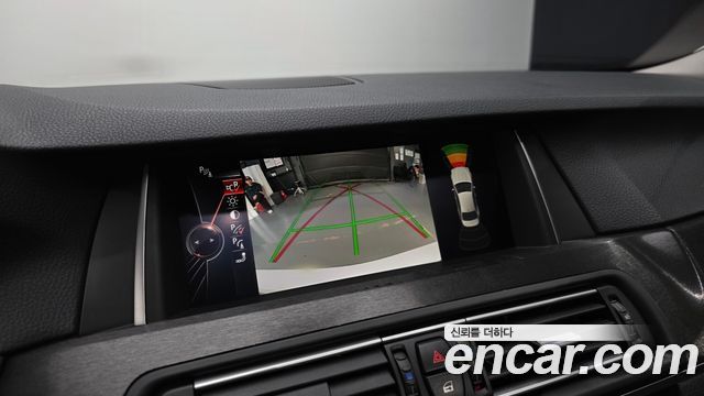 BMW 5-Series 2015 — photo 22