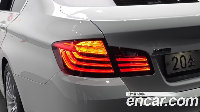 BMW 5-Series 2015 — photo 9