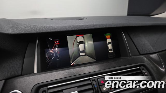 BMW 5-Series 2015 — photo 27