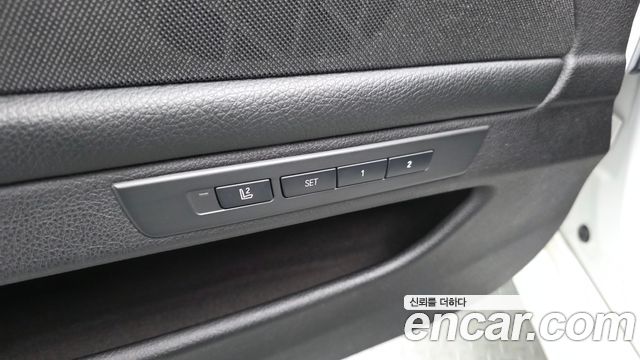 BMW 5-Series 2015 — photo 32