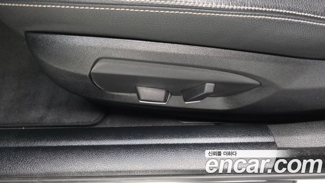 BMW 5-Series 2015 — photo 35