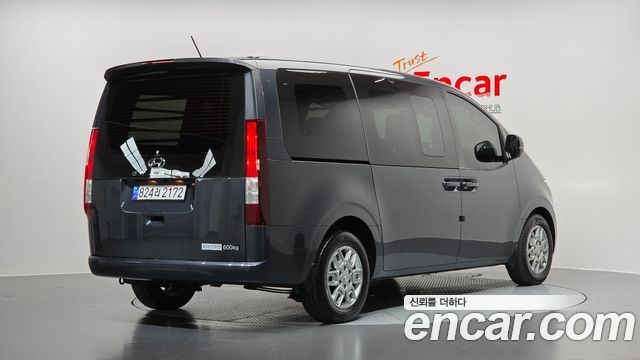 Hyundai Staria 2023 — photo 2