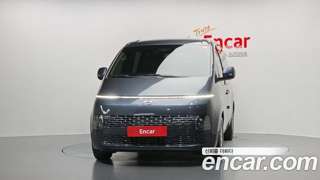 Hyundai Staria 2023 — photo 3