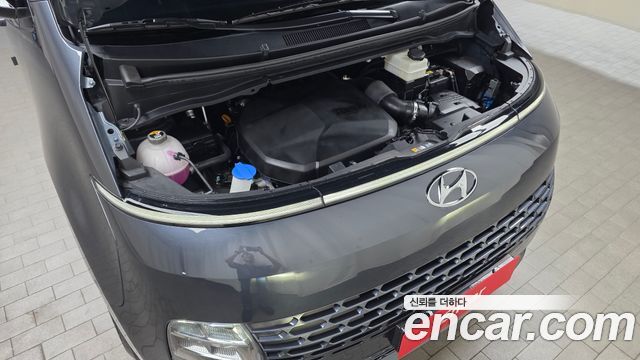 Hyundai Staria 2023 — photo 6
