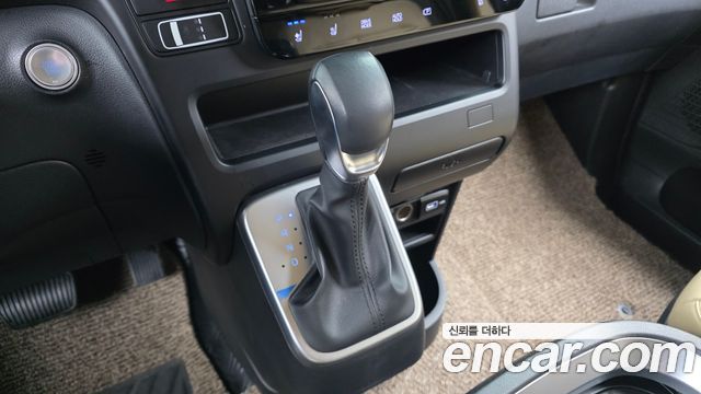 Hyundai Staria 2023 — photo 12
