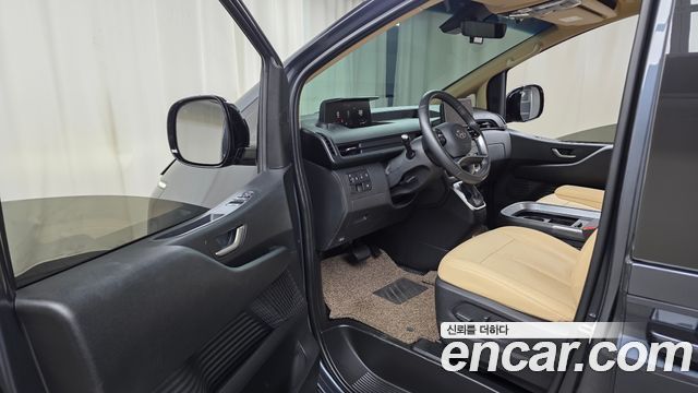 Hyundai Staria 2023 — photo 13