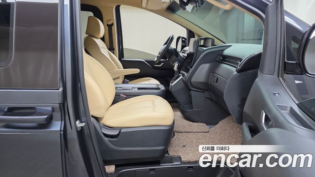 Hyundai Staria 2023 — photo 16