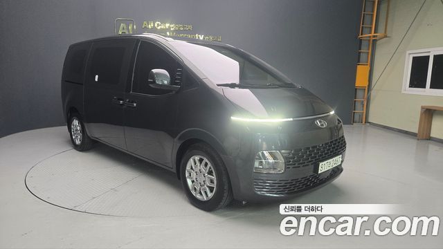 Hyundai Staria 2022 — photo 3