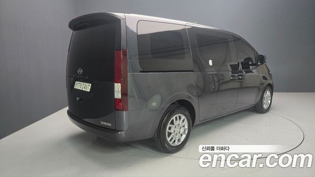 Hyundai Staria 2022 — photo 4