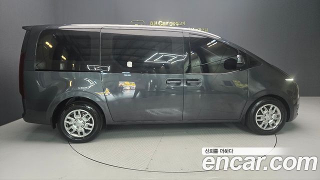 Hyundai Staria 2022 — photo 8