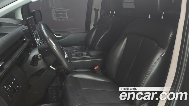 Hyundai Staria 2022 — photo 9