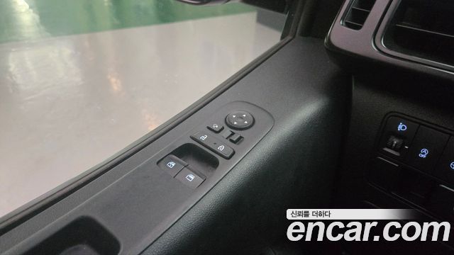 Hyundai Staria 2022 — photo 12