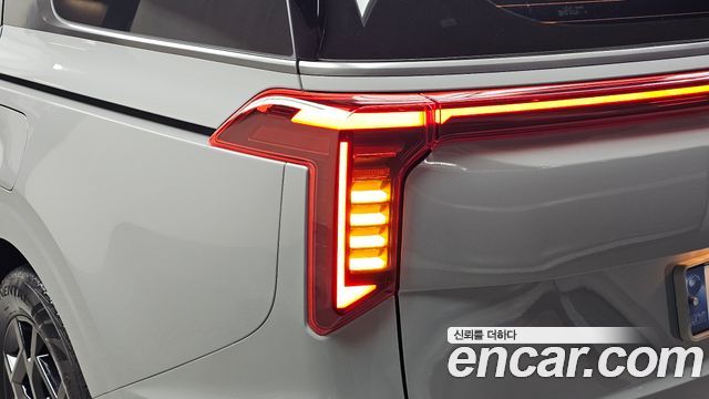 Kia Canival 2025 — photo 9