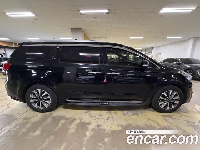 Kia Canival 2015 — photo 5