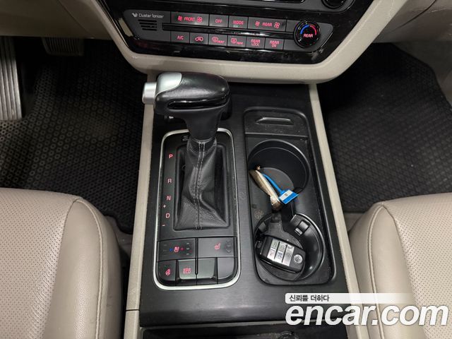 Kia Canival 2015 — photo 13