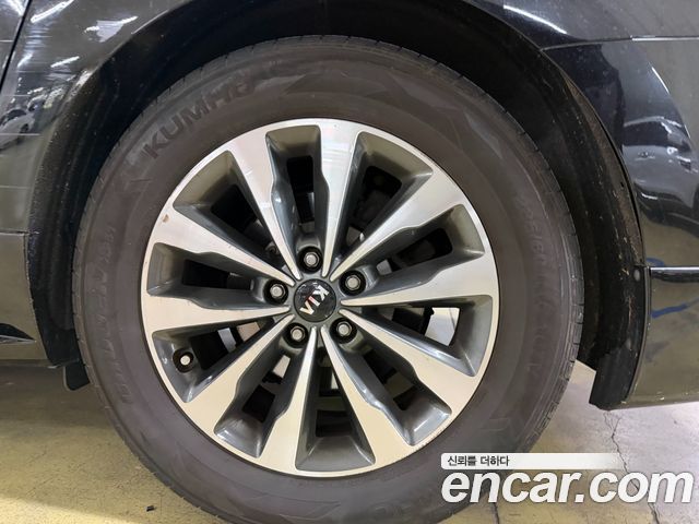 Kia Canival 2015 — photo 20
