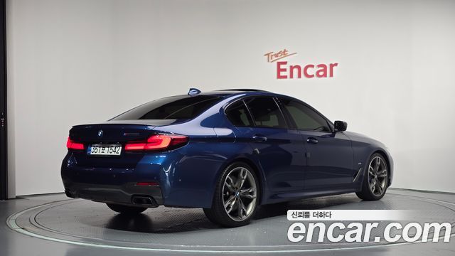 BMW 5-Series 2022 — photo 2
