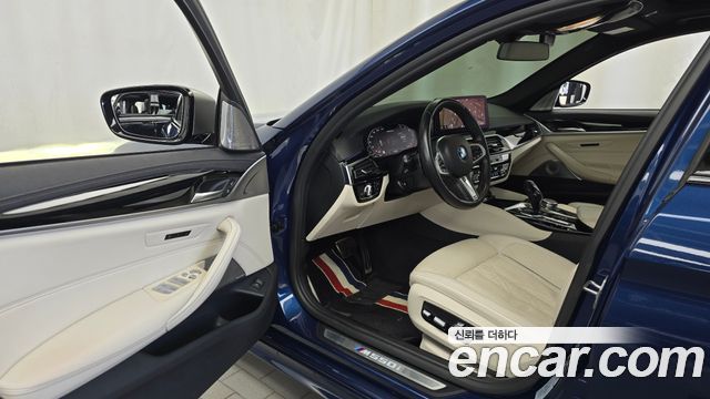 BMW 5-Series 2022 — photo 13