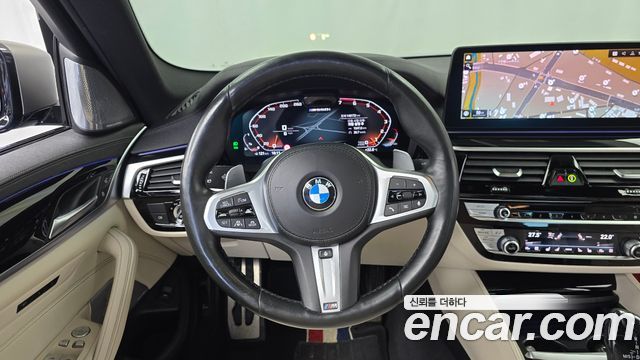 BMW 5-Series 2022 — photo 19