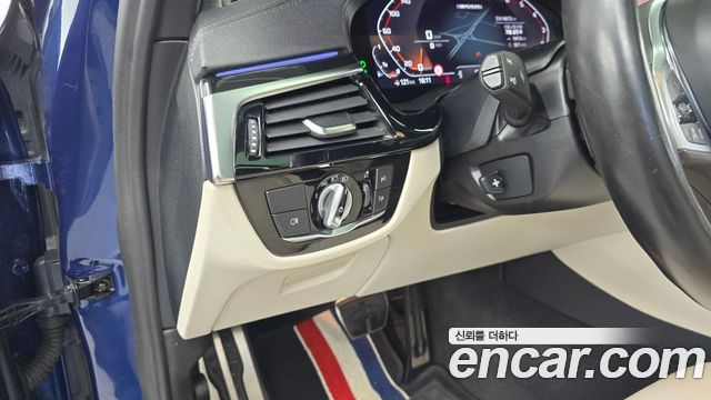 BMW 5-Series 2022 — photo 26