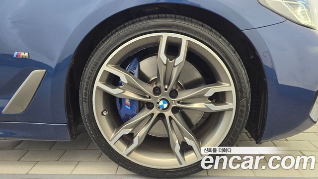 BMW 5-Series 2022 — photo 7