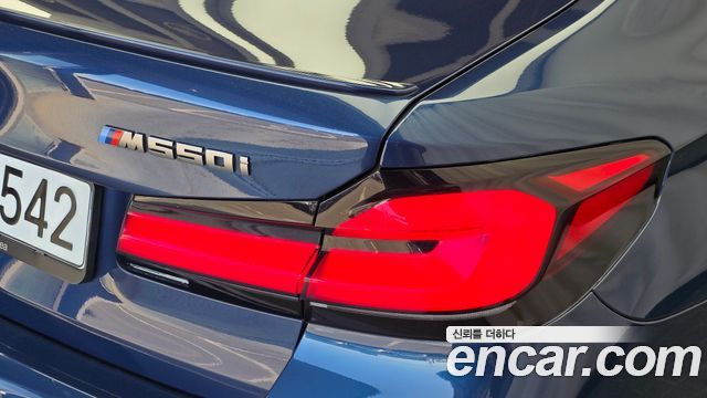 BMW 5-Series 2022 — photo 9