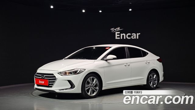 Hyundai AVANTE 2017 — photo 1