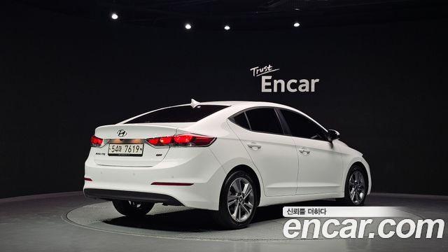 Hyundai AVANTE 2017 — photo 2