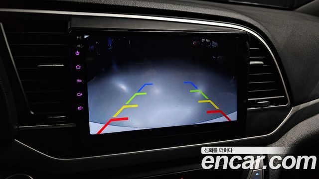 Hyundai AVANTE 2017 — photo 21
