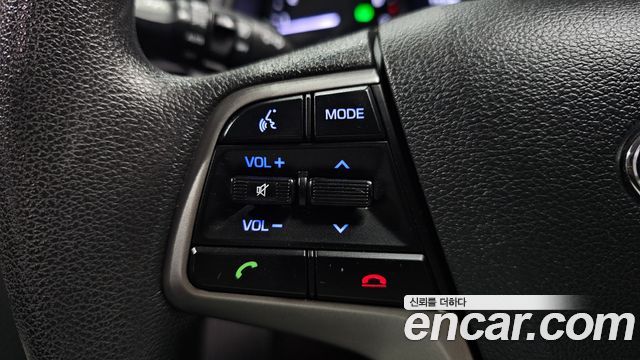 Hyundai AVANTE 2017 — photo 23