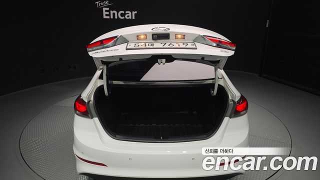 Hyundai AVANTE 2017 — photo 26