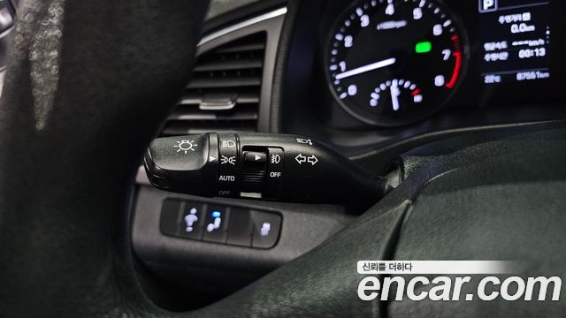 Hyundai AVANTE 2017 — photo 27