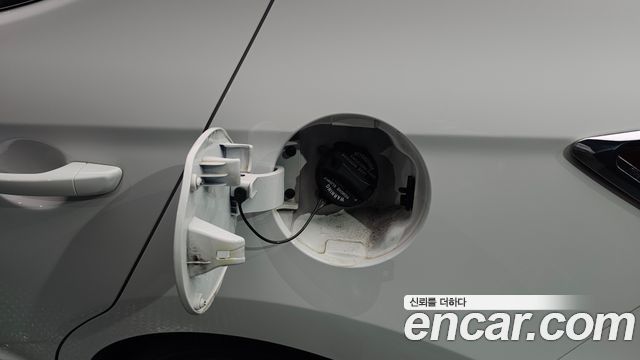 Hyundai AVANTE 2017 — photo 33